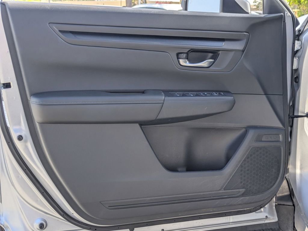 Used 2025 Honda CR-V EX image 15