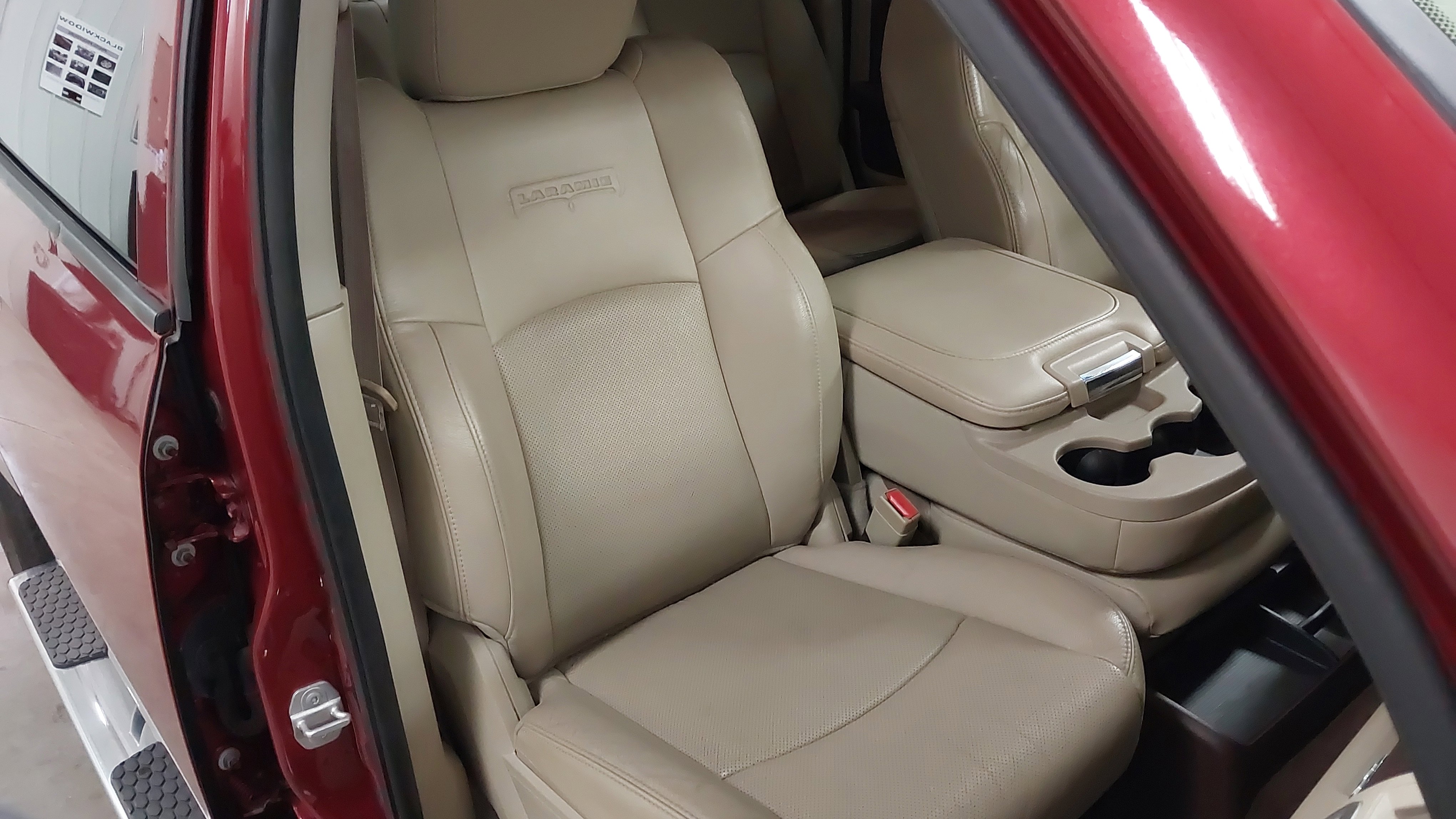 Used 2015 RAM 2500 Laramie AWD/4WD image 27
