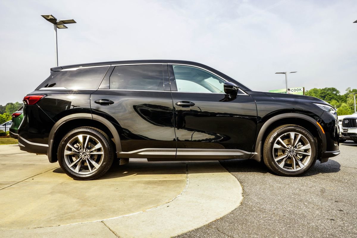 Certified 2026 INFINITI QX60 Pure w/ Cargo Package FWD image 6