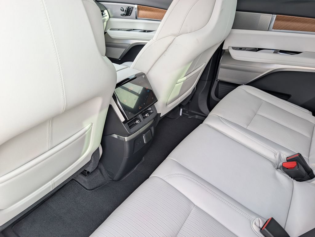 New 2026 Cadillac Vistiq Sport image 14