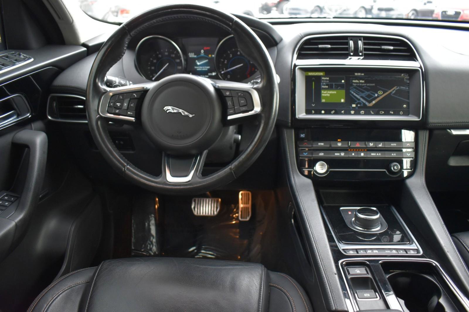 Used 2019 Jaguar F-PACE Prestige image 14