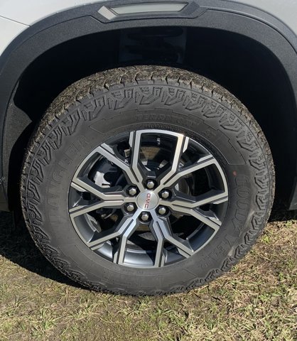 Used 2024 GMC Acadia AT4 image 25