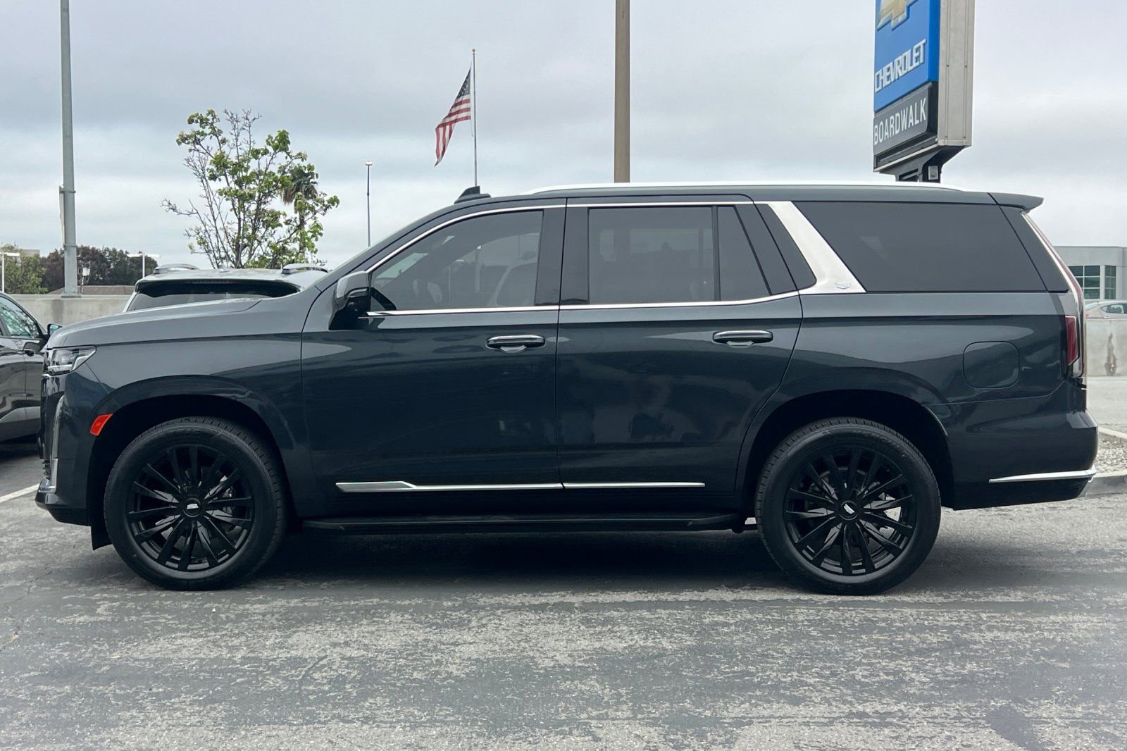 Used 2022 Cadillac Escalade Luxury image 7