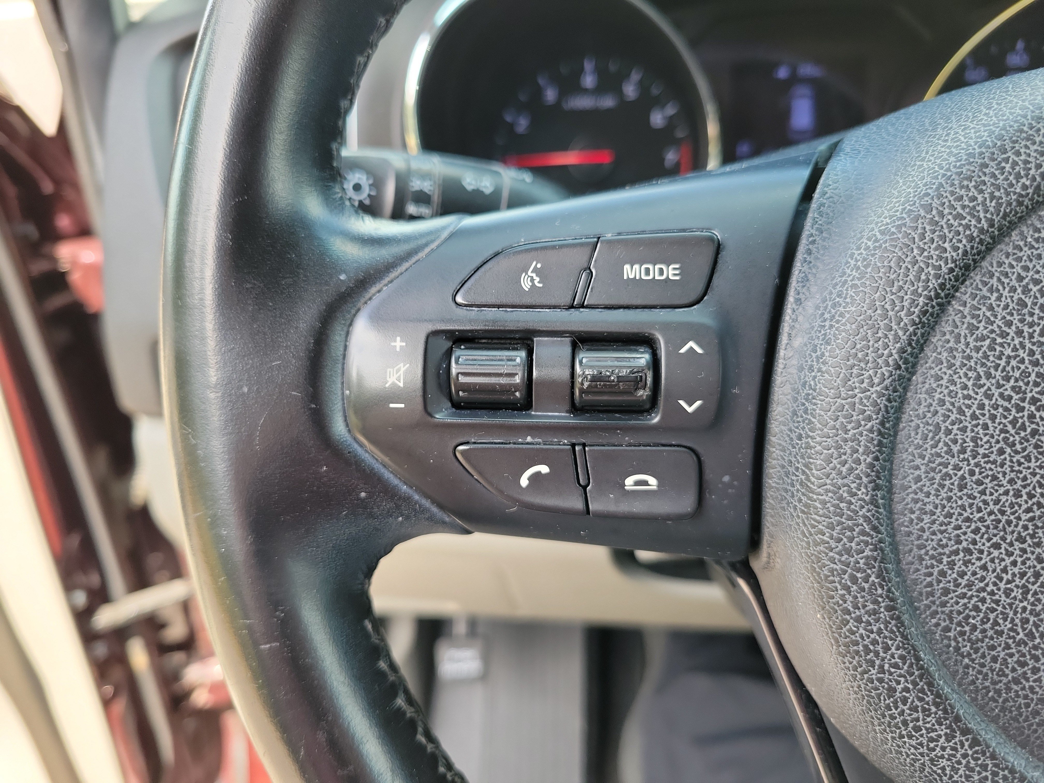 Used 2020 Kia Sedona EX FWD image 14