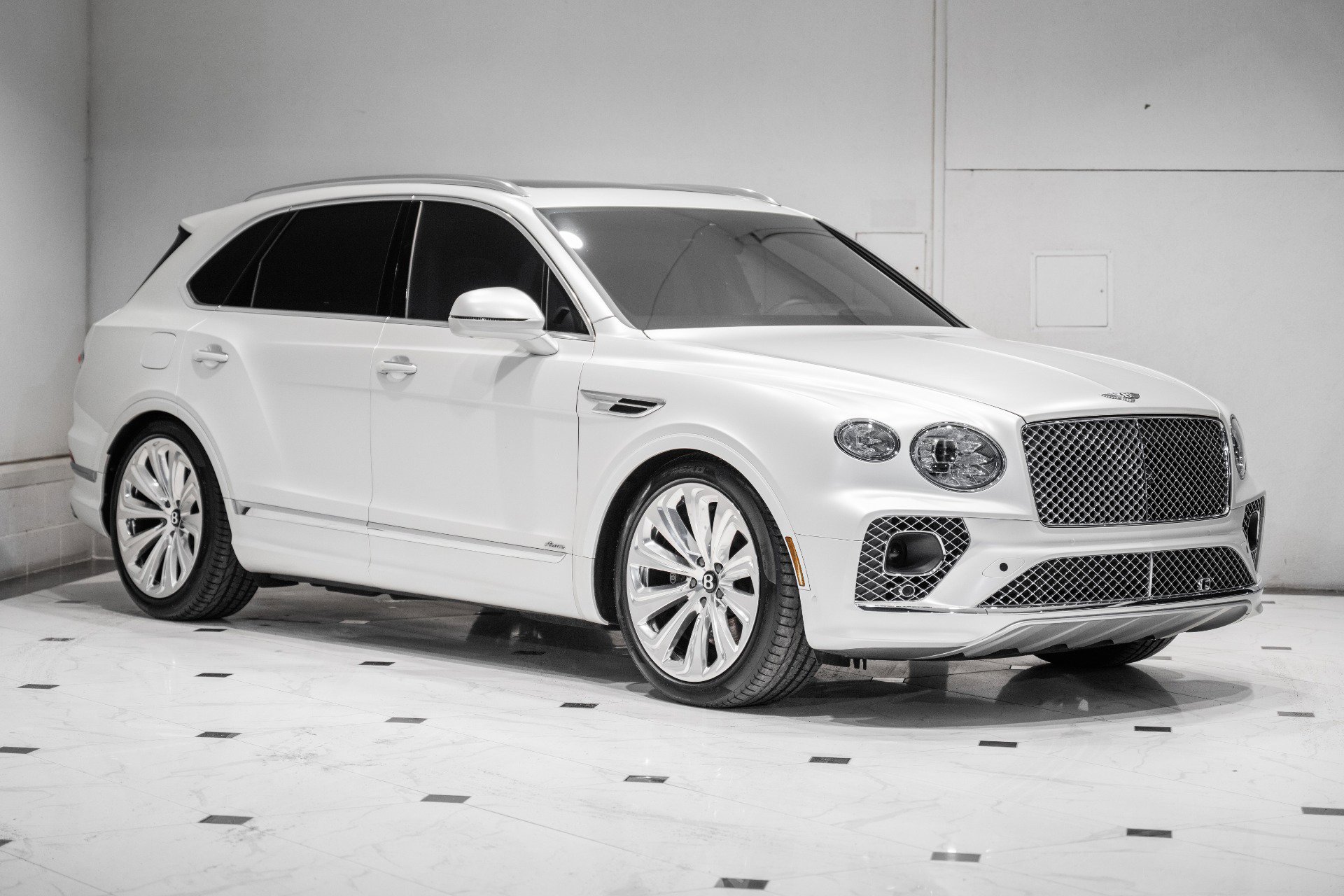 Used 2023 Bentley Bentayga image 7