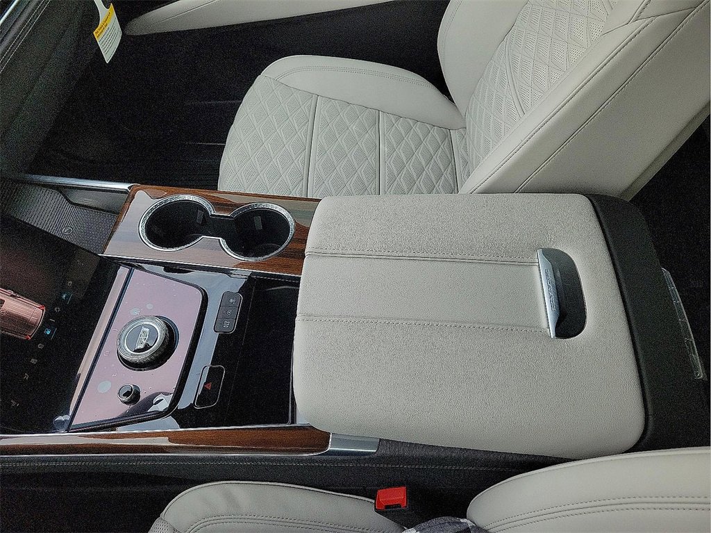 New 2026 Cadillac Escalade Platinum Sport w/ LPO, Floor Liner Package image 20