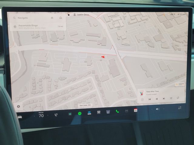 Used 2022 Tesla Model S Plaid image 9