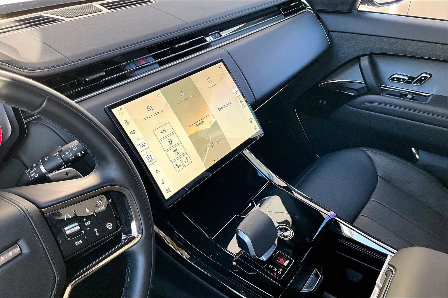 Used 2025 Land Rover Range Rover Sport Dynamic SE image 32