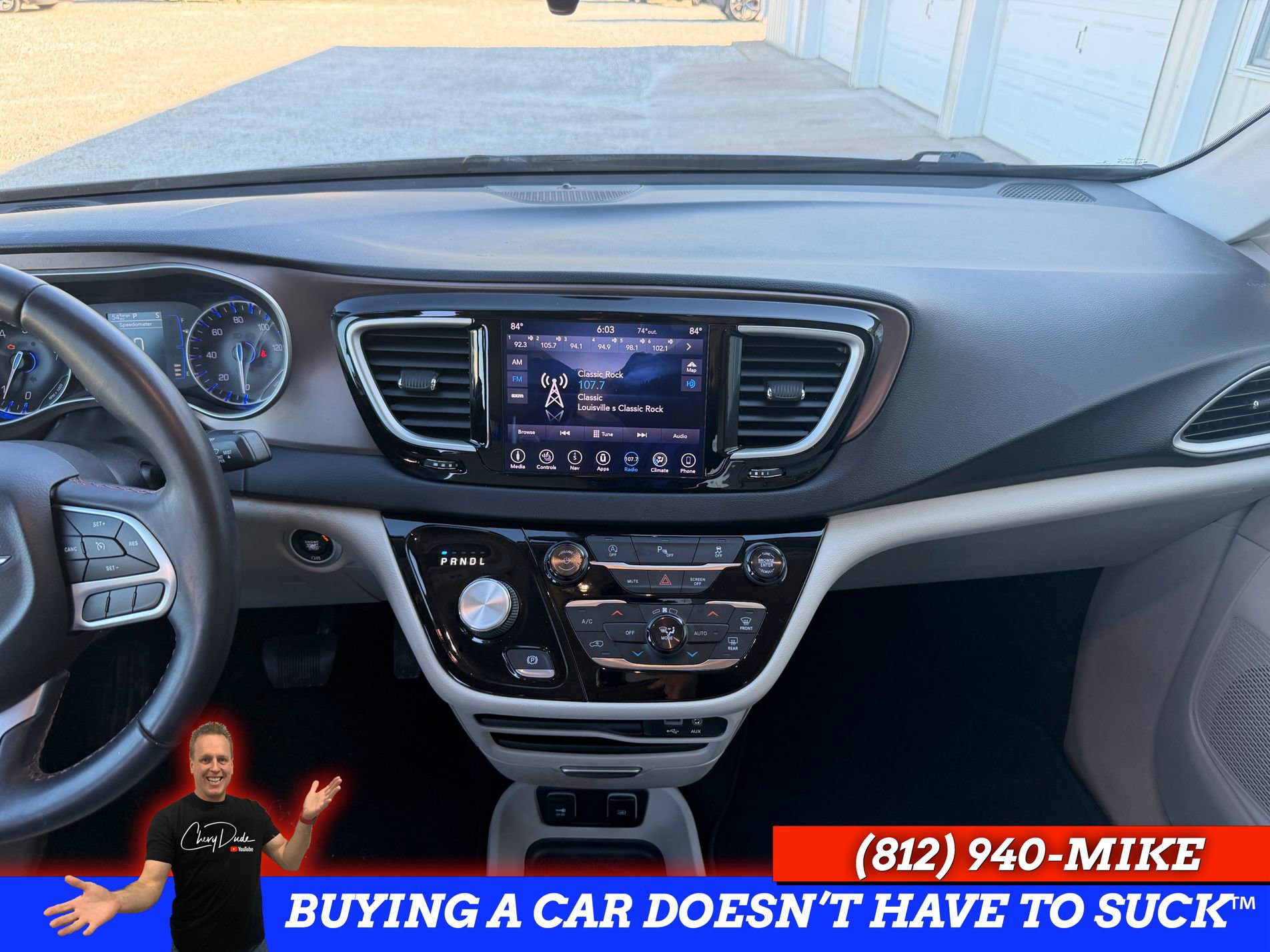 Used 2018 Chrysler Pacifica Touring-L w/ Tire & Wheel Group image 11