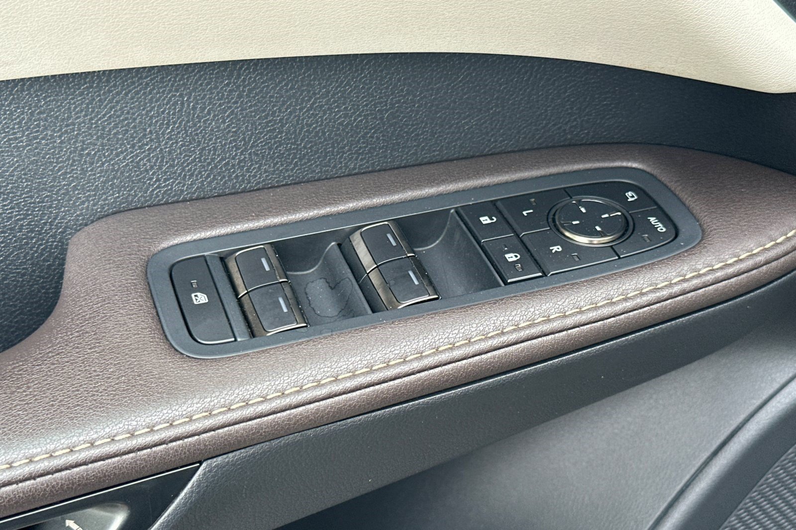 Used 2024 Lexus RX 350h w/ Convenience Package AWD/4WD image 13