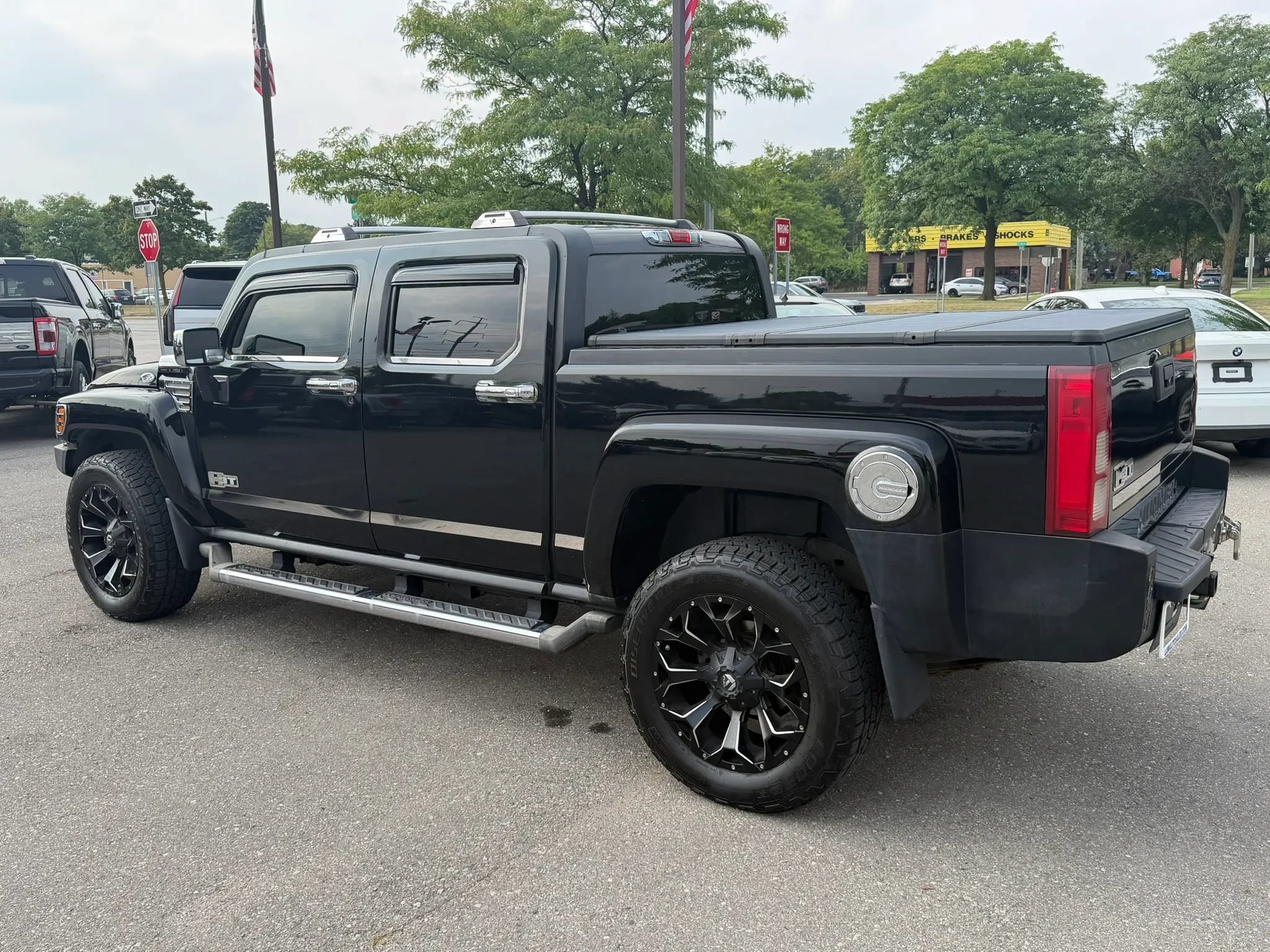 Used 2009 HUMMER H3T Luxury AWD/4WD image 3