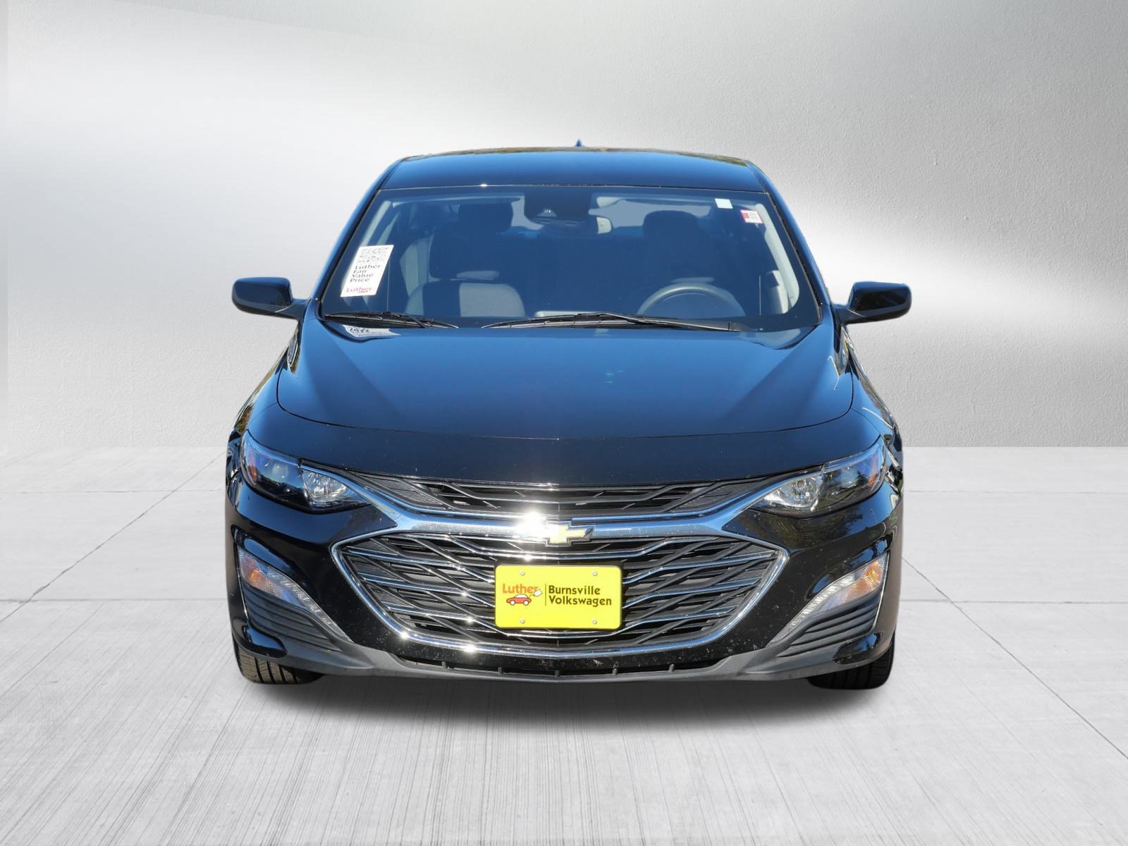 Used 2025 Chevrolet Malibu LT image 2