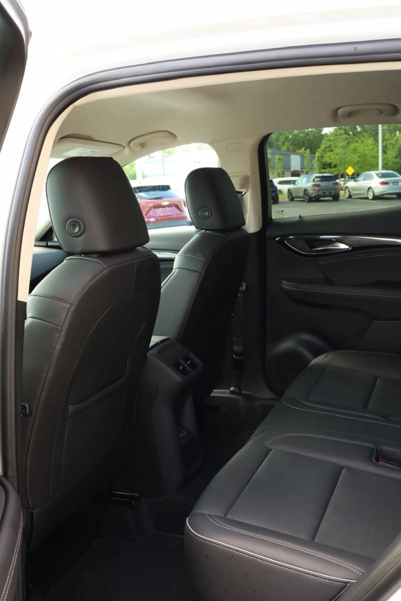 Used 2023 Buick Envision Essence AWD/4WD image 32