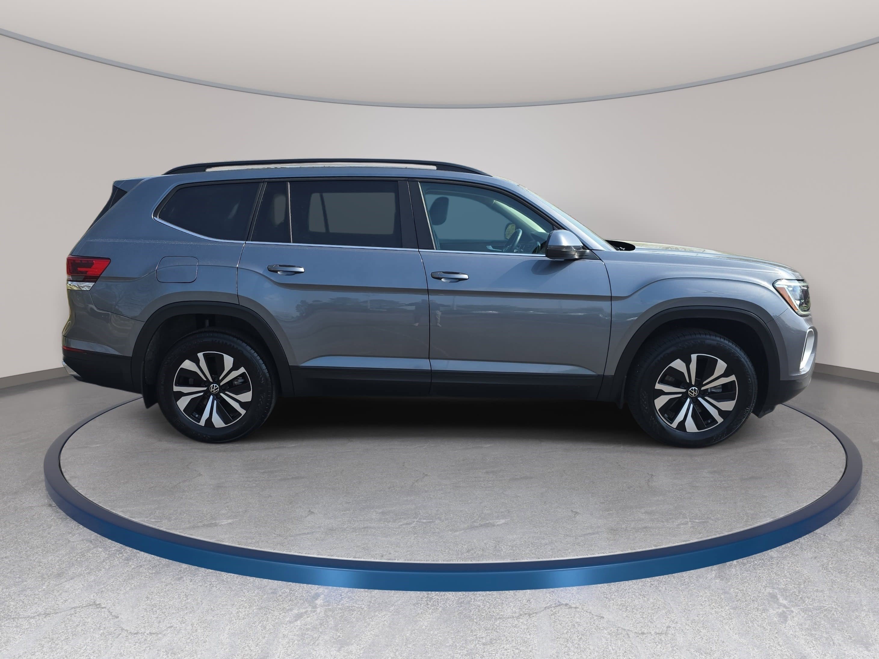 Used 2024 Volkswagen Atlas SE image 4