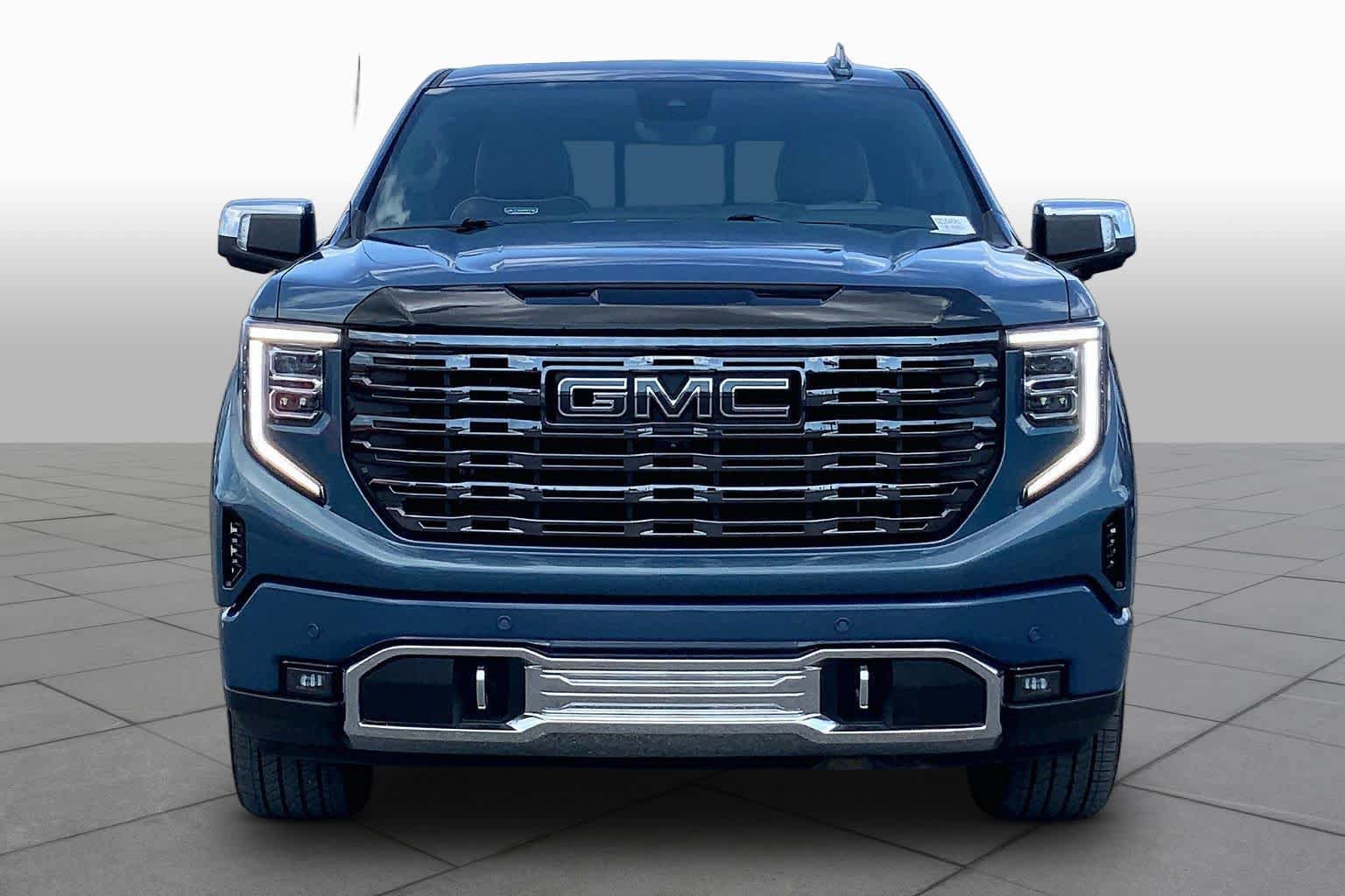Used 2025 GMC Sierra 1500 Denali Ultimate AWD/4WD image 4