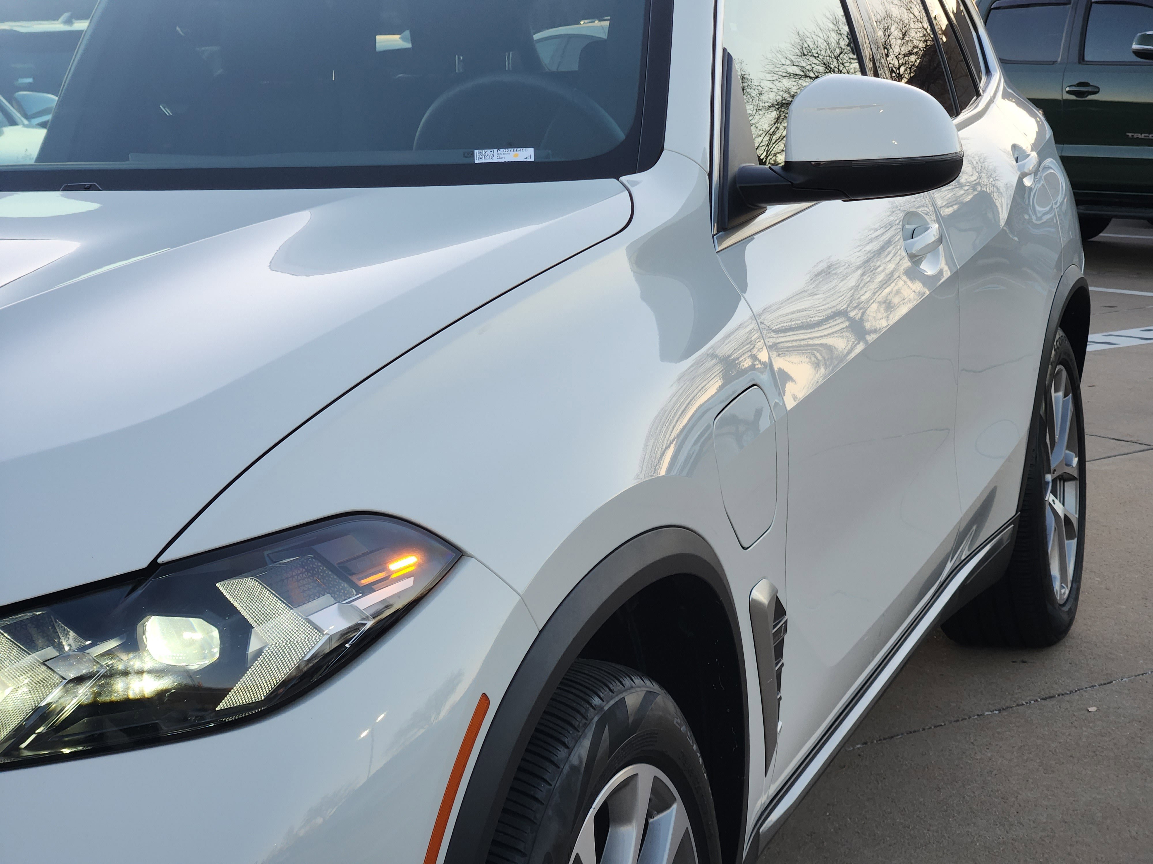 Used 2024 BMW X5 xDrive50e image 9