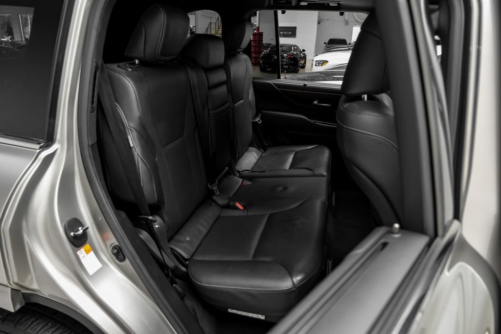 Used 2022 Lexus LX 600 4WD w/ Luxury Package image 40