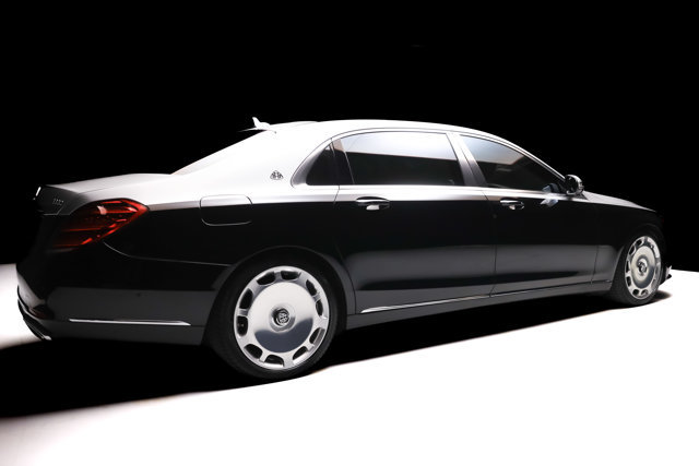Used 2018 Mercedes-Benz Maybach S 560 4MATIC image 4