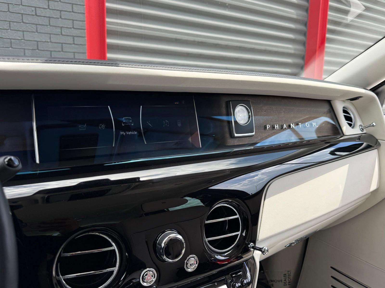 Used 2022 Rolls-Royce Phantom Sedan RWD image 57