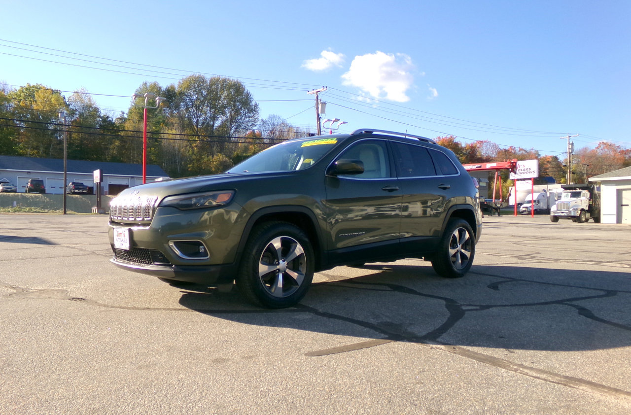 Used 2019 Jeep Cherokee Limited image 10