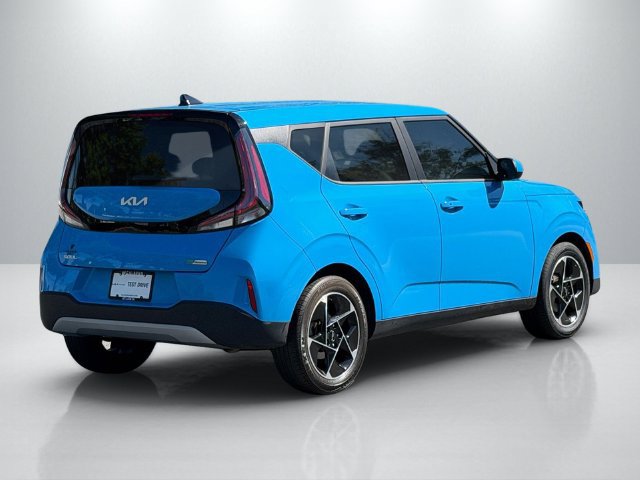 Certified 2023 Kia Soul EX FWD image 9