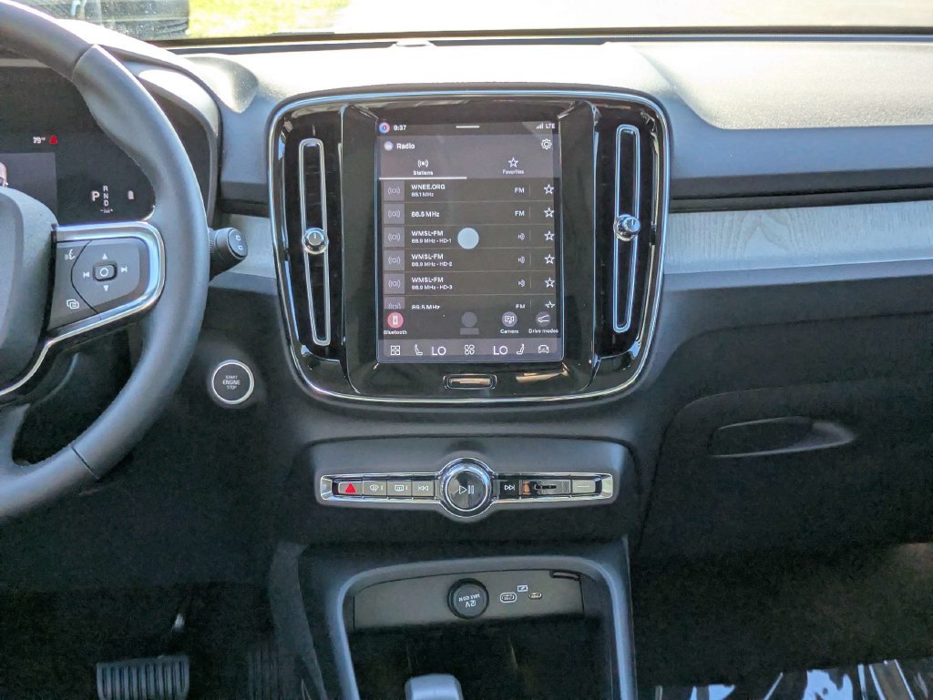 New 2026 Volvo XC40 B5 Core AWD/4WD image 19