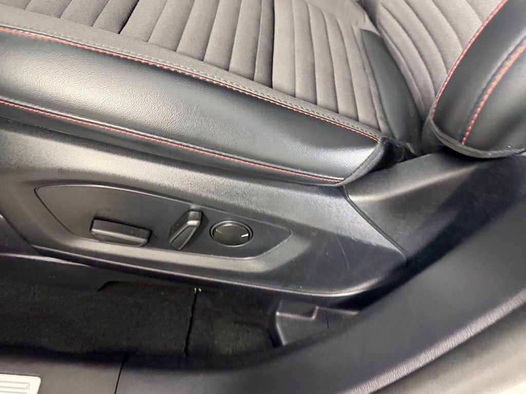 Used 2025 Ford Explorer ST-Line w/ ST-Line Street Pack image 24