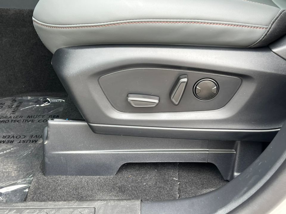 Used 2026 Ford Explorer Active w/ Active Comfort Package image 12