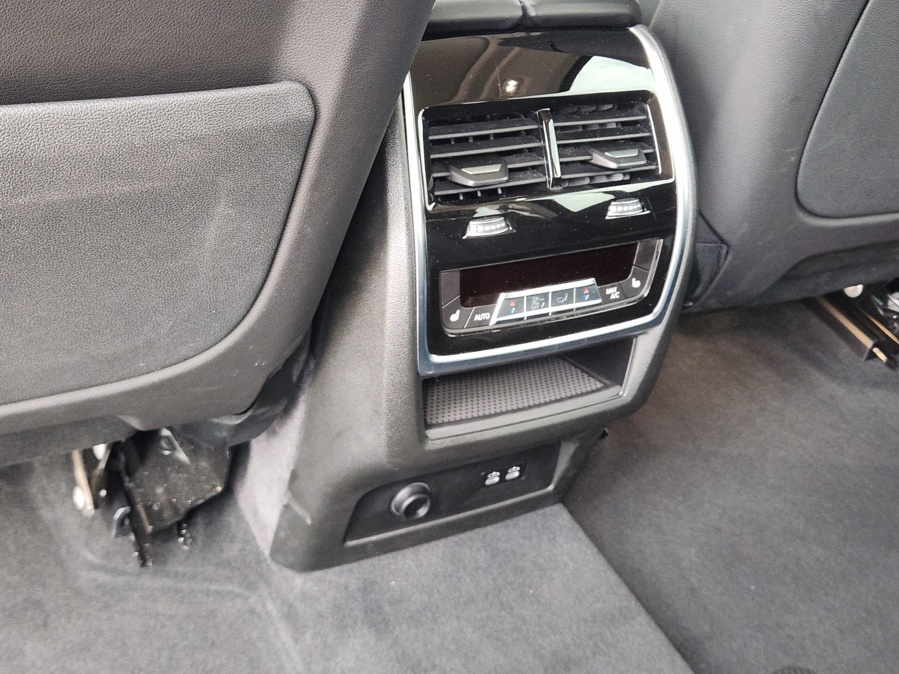 Used 2026 BMW X7 xDrive40i AWD/4WD image 26
