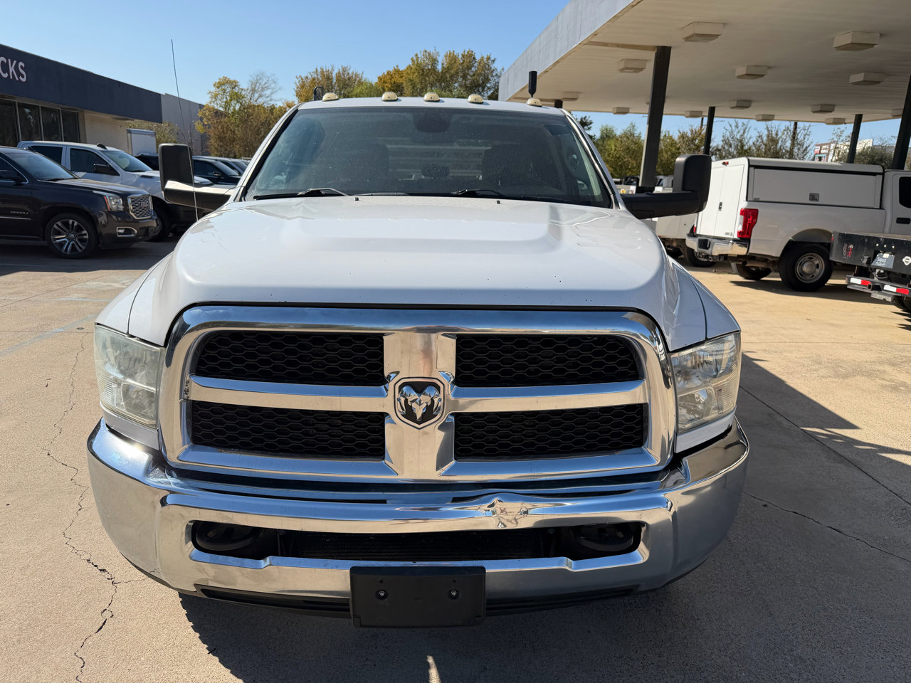 Used 2018 RAM 3500 Tradesman w/ Chrome Appearance Group image 9