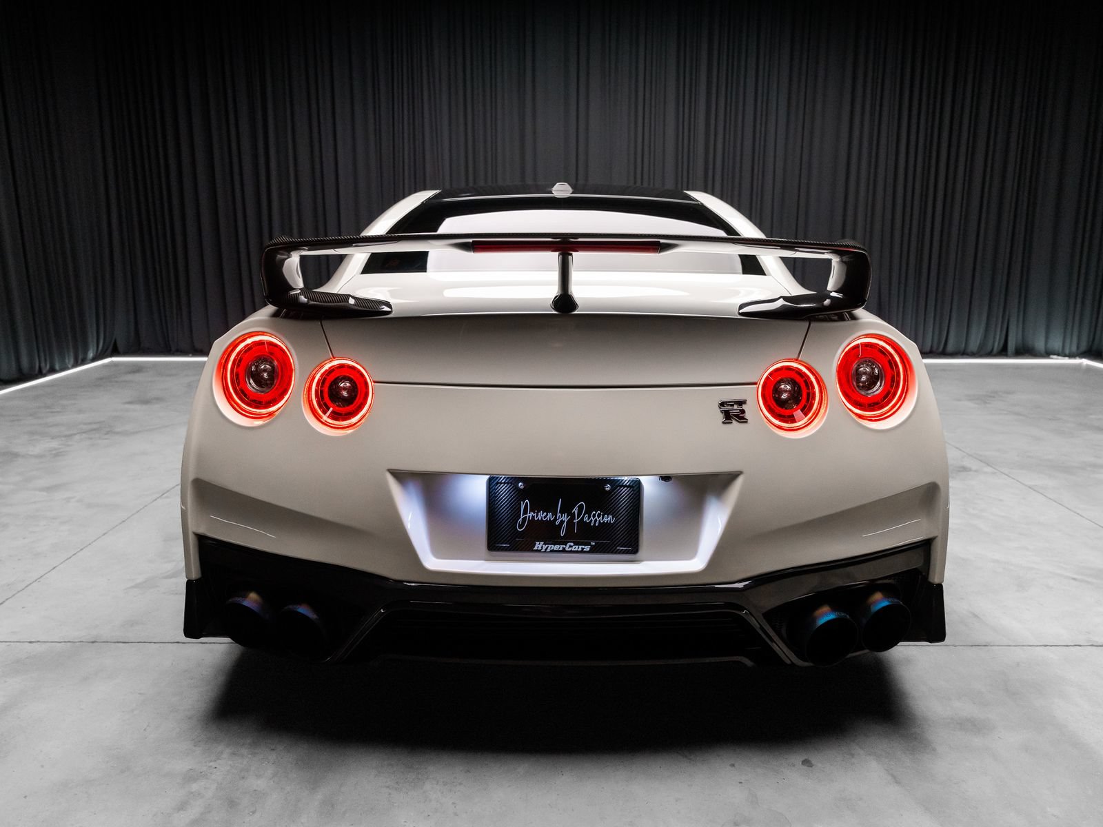 Used 2015 Nissan GT-R Premium AWD/4WD image 13