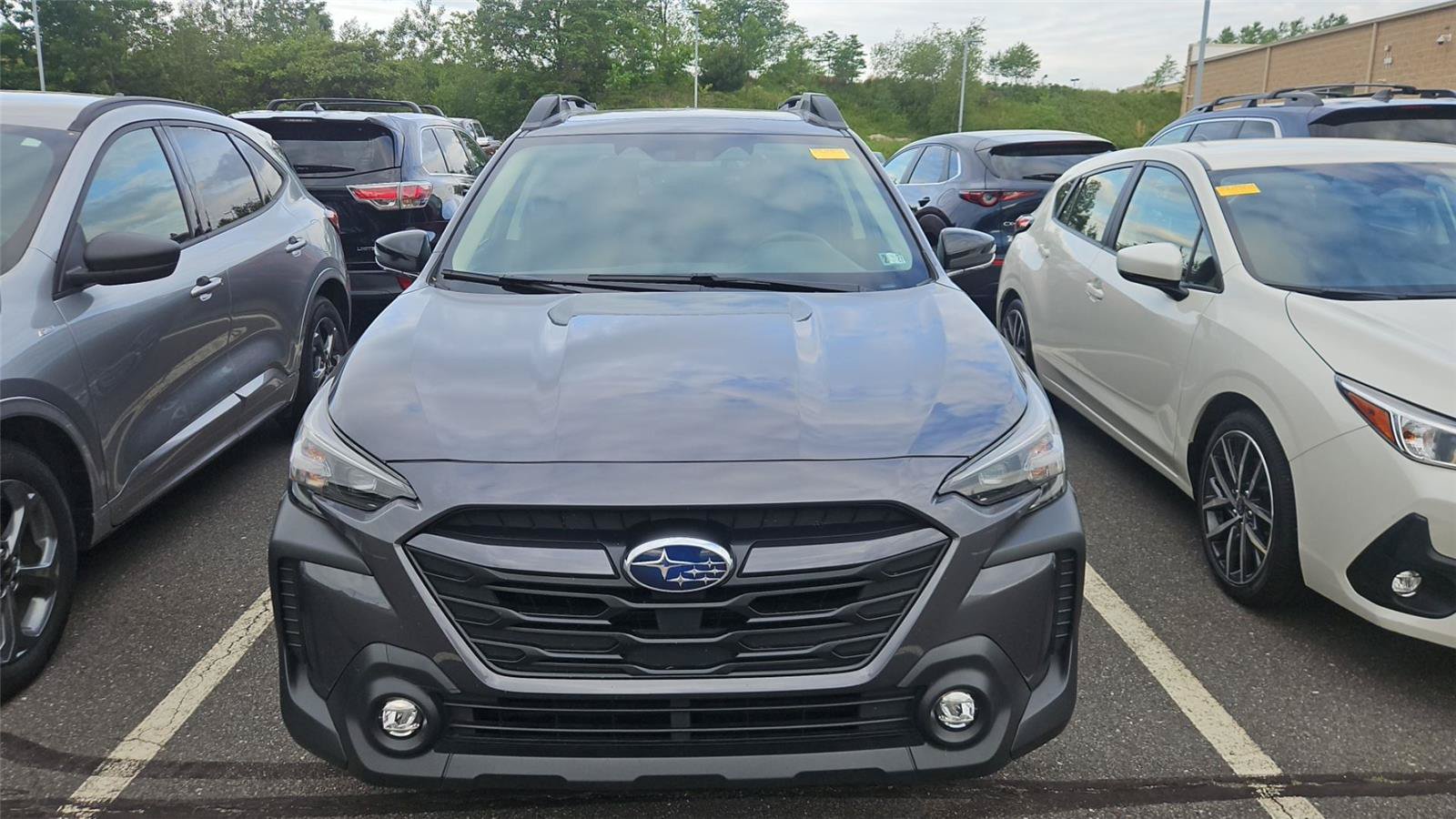 Used 2024 Subaru Outback Premium AWD/4WD image 2