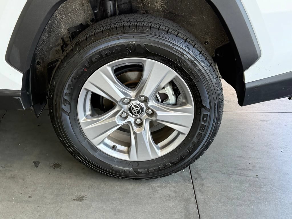 Certified 2025 Toyota RAV4 XLE FWD image 17