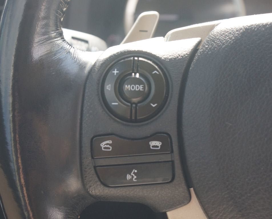 Used 2016 Lexus IS 200t RWD image 9