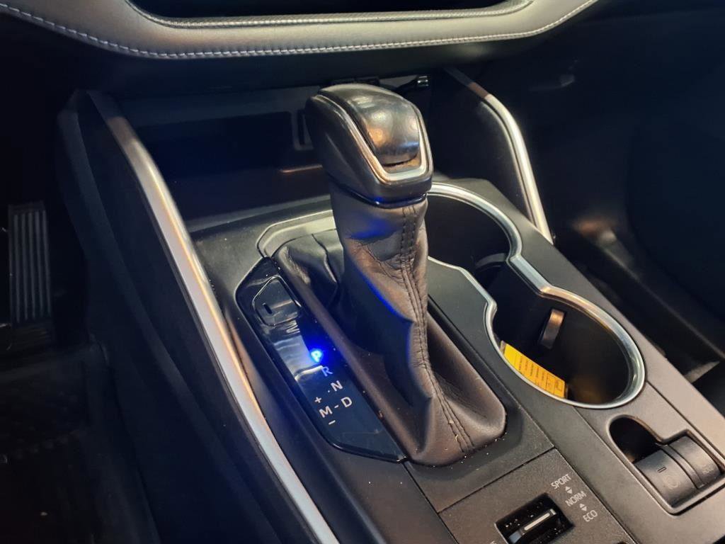 Used 2020 Toyota Highlander XLE image 25