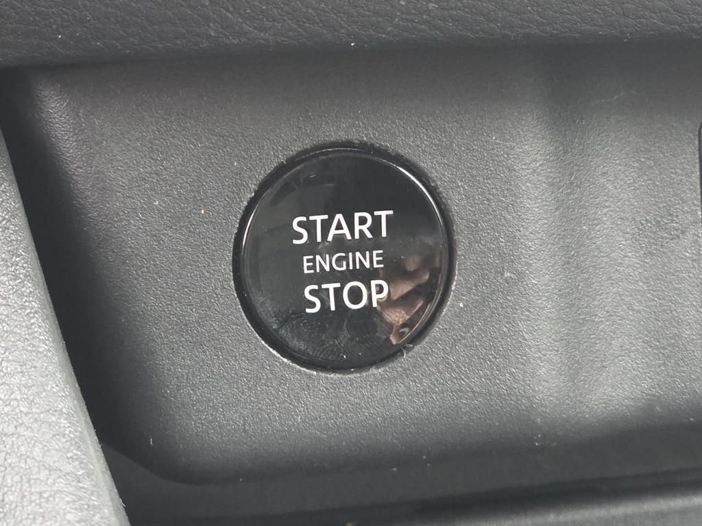 Used 2024 Nissan Rogue SV FWD image 14