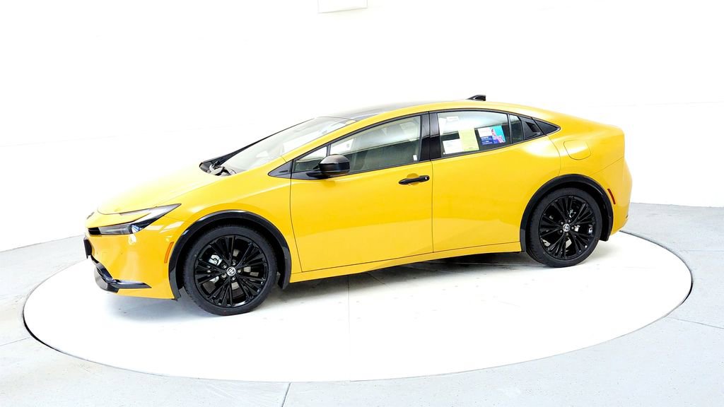 New 2026 Toyota Prius Plug-In Hybrid FWD image 3