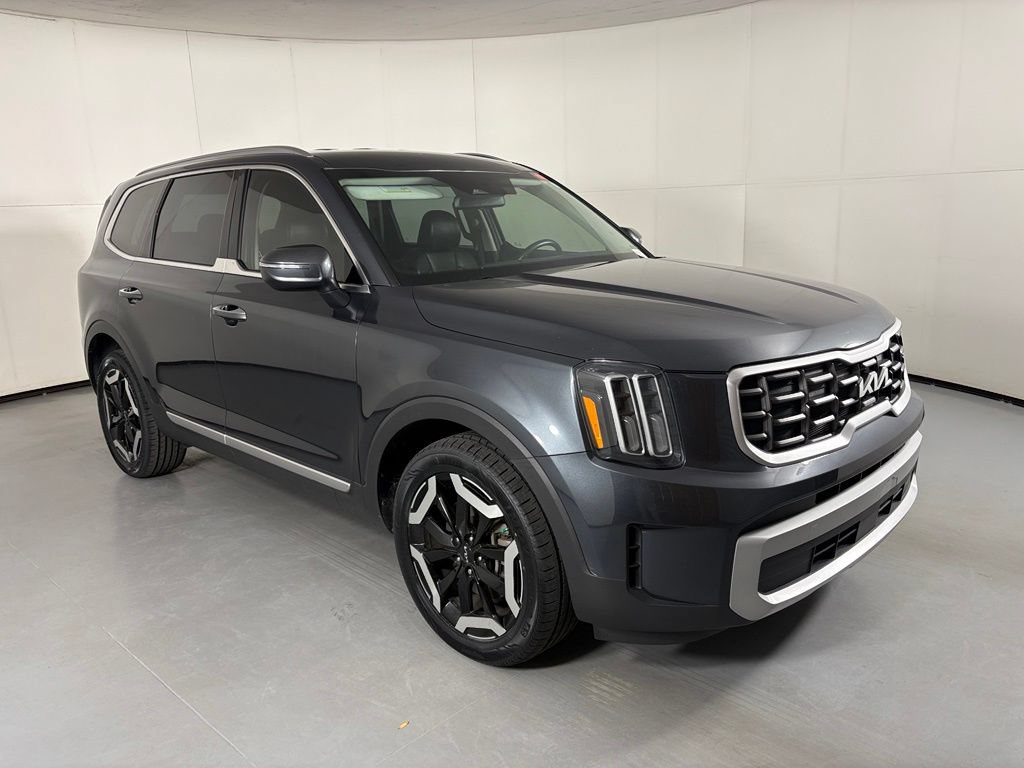 Used 2023 Kia Telluride S AWD/4WD image 2