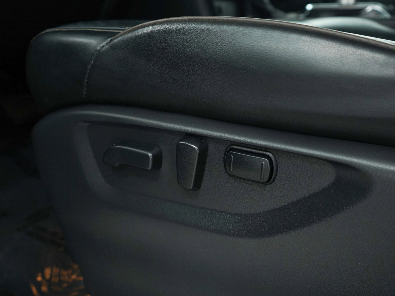 Used 2021 Nissan Armada Platinum w/ Captain's Chairs Package image 24