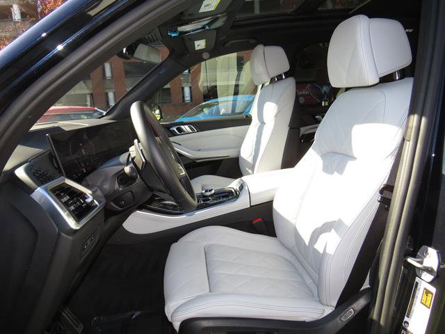Used 2025 BMW X5 M60i w/ Executive Package image 20