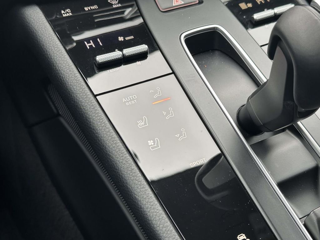 Certified 2026 Porsche Macan image 30