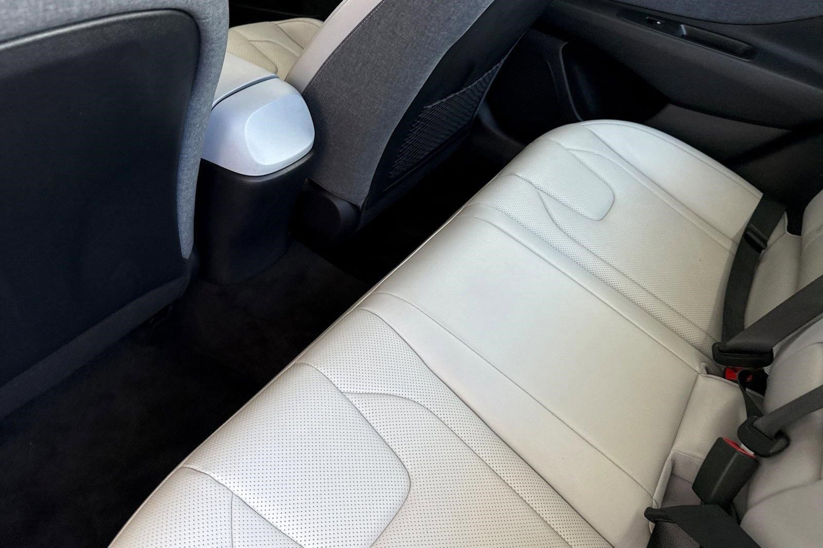 Used 2023 Hyundai Elantra Limited w/ Cargo Package FWD image 26