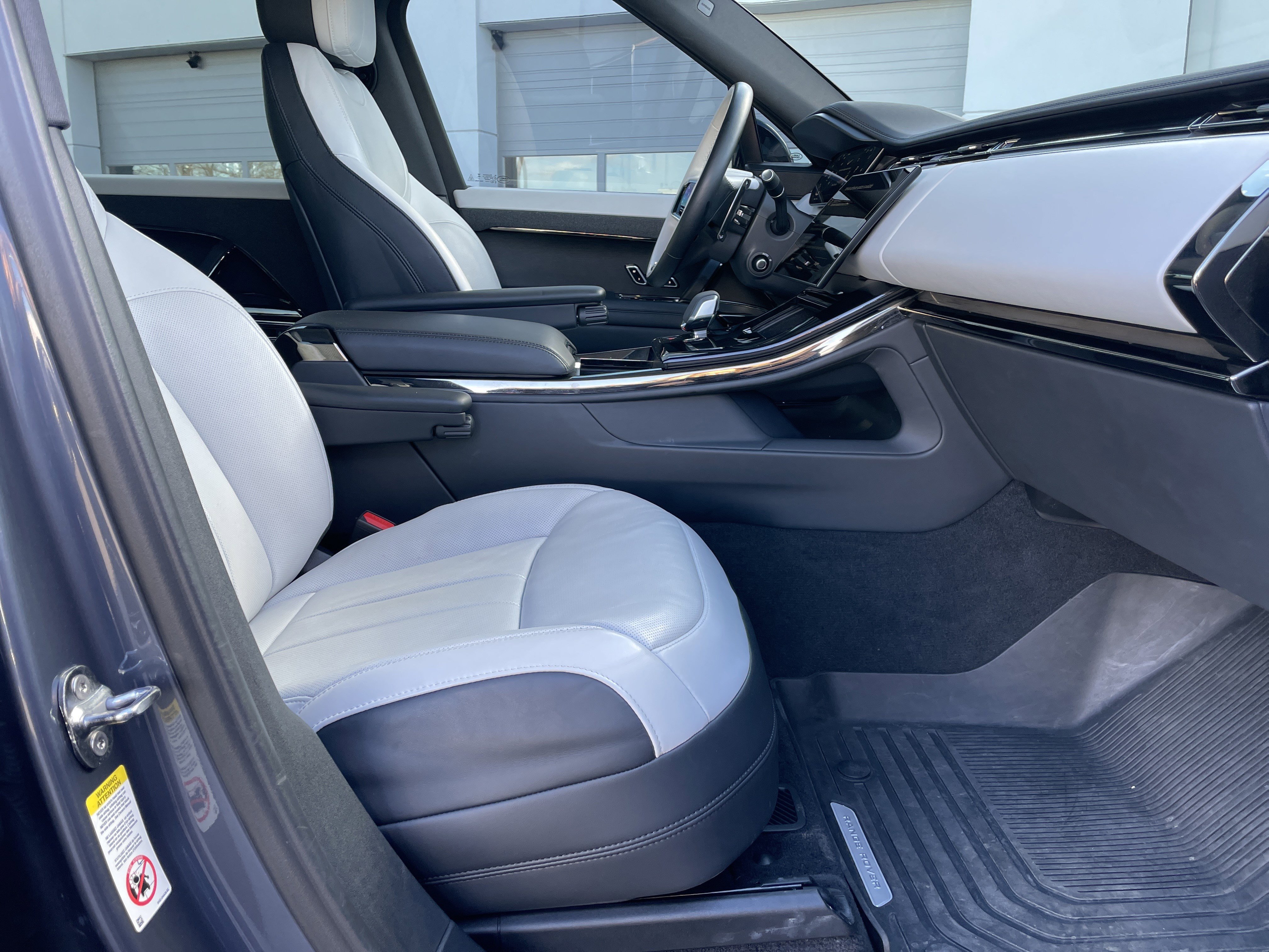 Used 2024 Land Rover Range Rover Sport Dynamic SE image 13