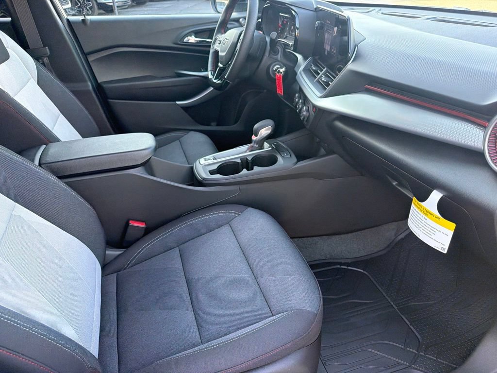 New 2026 Chevrolet Trax RS w/ Sunroof Package FWD image 19