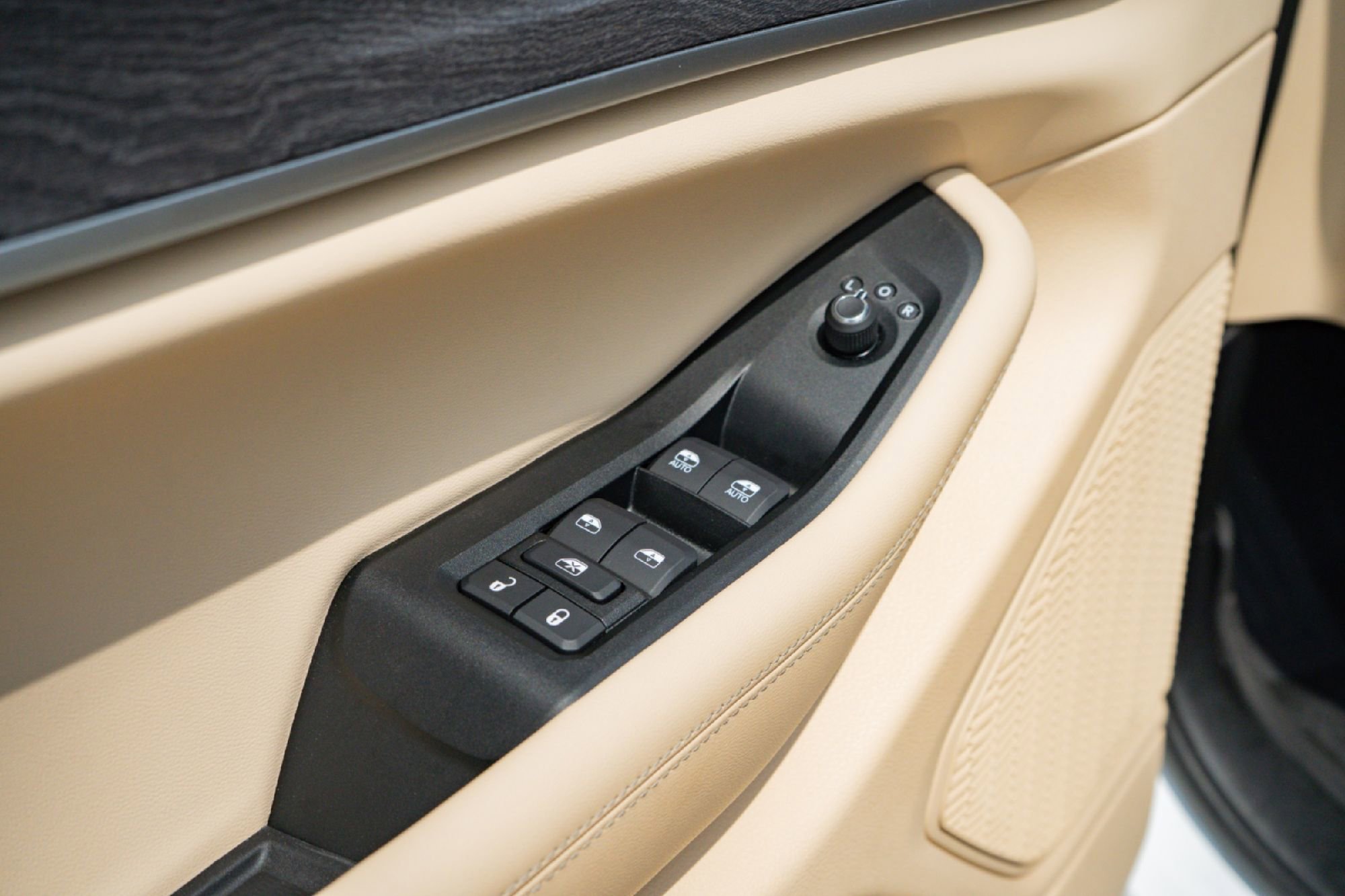 Used 2025 Jeep Grand Cherokee Limited w/ Luxury Tech Group II AWD/4WD image 20
