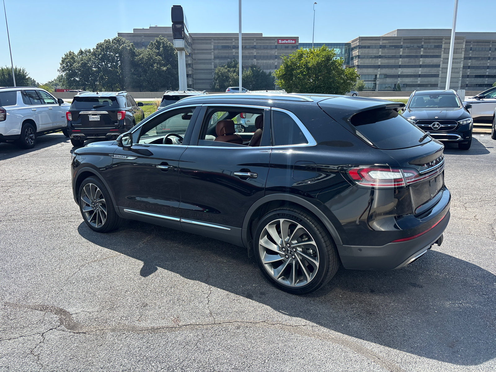 Certified 2020 Lincoln Nautilus Reserve w/ Equipment Group 202A AWD/4WD image 5