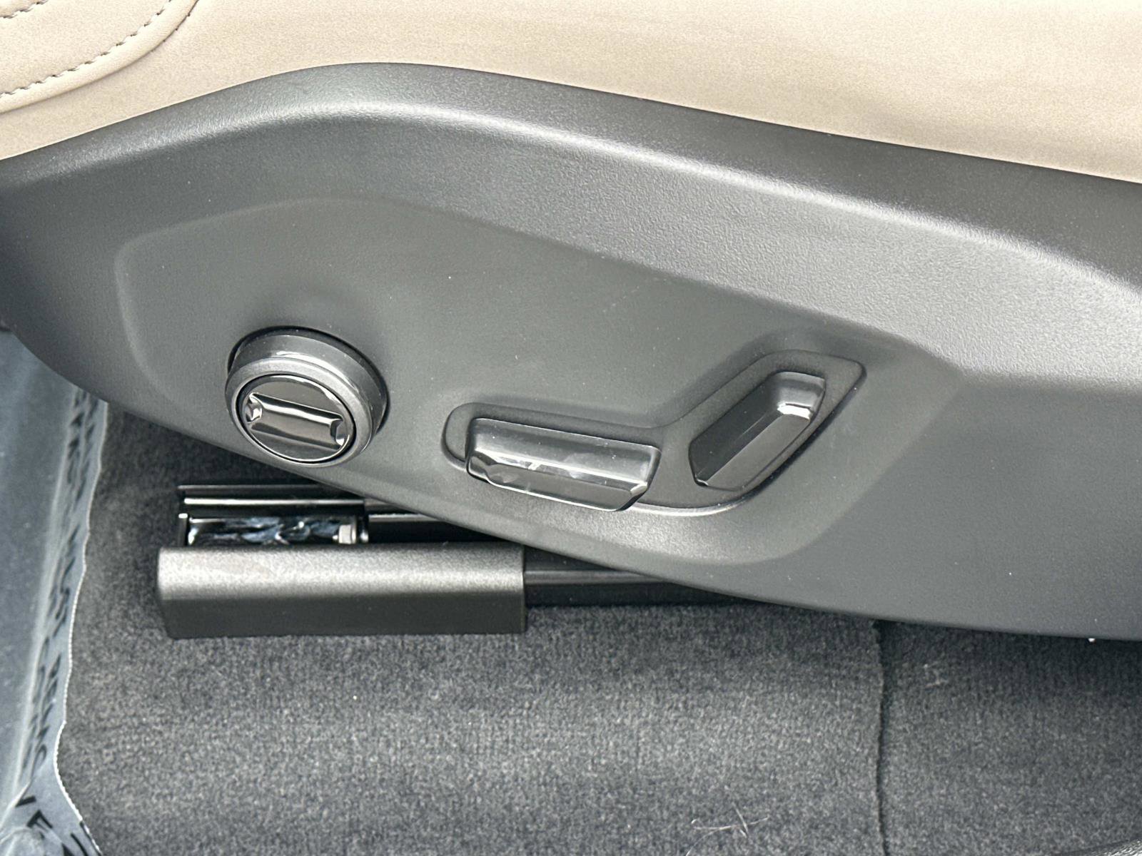 Certified 2026 Volvo XC60 B5 Plus w/ Climate Package image 17