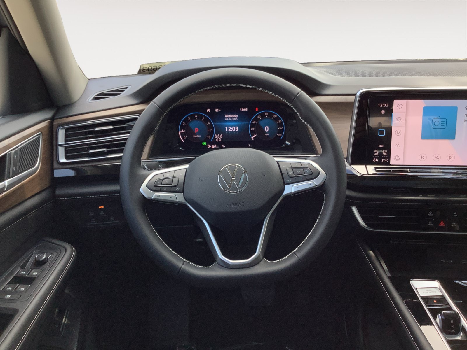 New 2026 Volkswagen Atlas SE FWD image 15