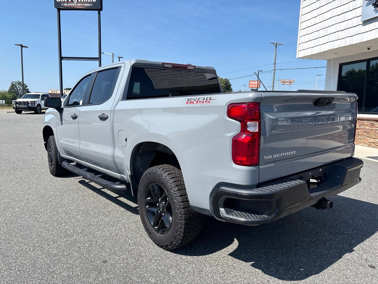 Used 2025 Chevrolet Silverado 1500 Custom Trail Boss AWD/4WD image 7