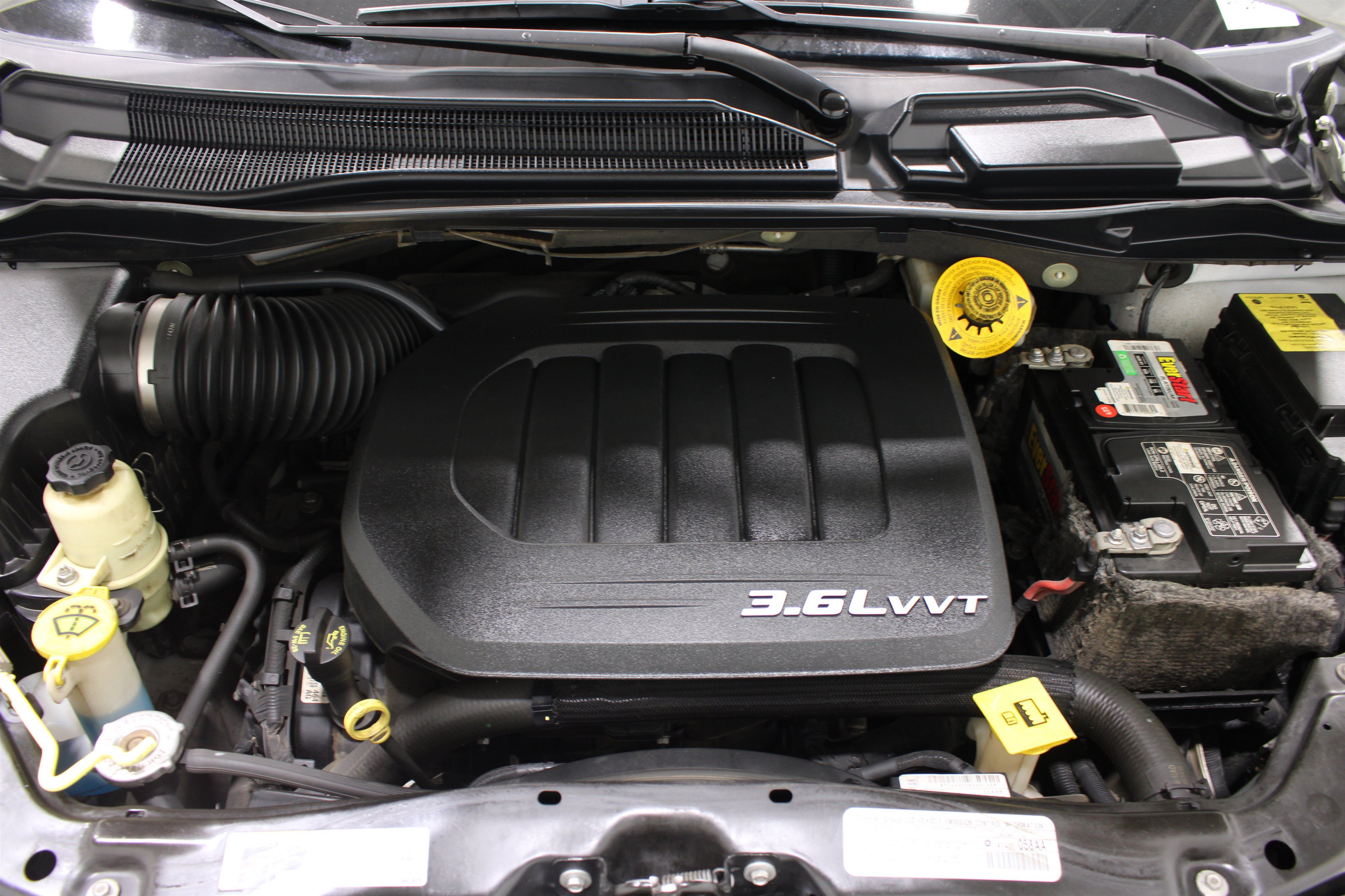 Used 2014 Chrysler Town & Country S FWD image 38